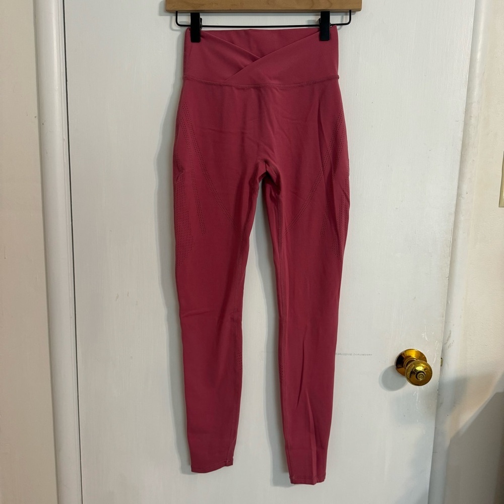 Alphalete Surface Path Laser Cut Legging Rose Wine Size Small Criss Cross Waist